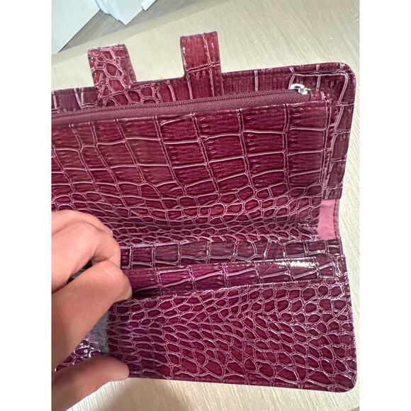 Kenneth Cole Reaction Purple Faux Animal Print Texture & Design Wristlet/Clutch - Picture 7 of 8